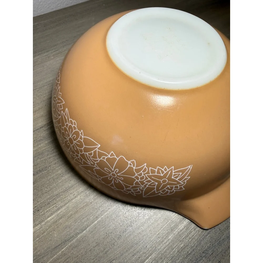 Vintage Pyrex Glass Brown/Tan 2.5 qt Woodland #443 Cinderella Mixing Bowl